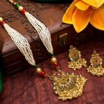 white-floral-necklace-set