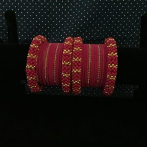 hot-pink-bubble-beaded-bangle