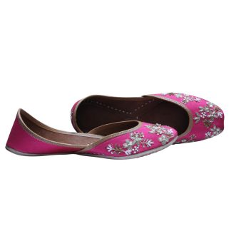 pink-jutti-with-zari