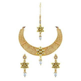 white-flower-choker-set