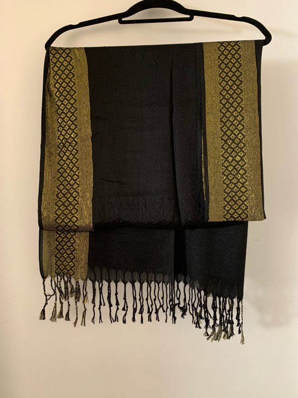 black-and-gold-stole