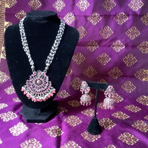 silver-and-pink-necklace