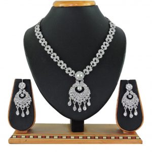 silver-necklace-set