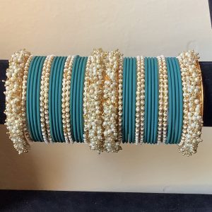 painted-teal-and-pearl-bangle