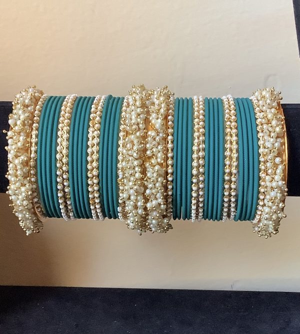painted-teal-and-pearl-bangle