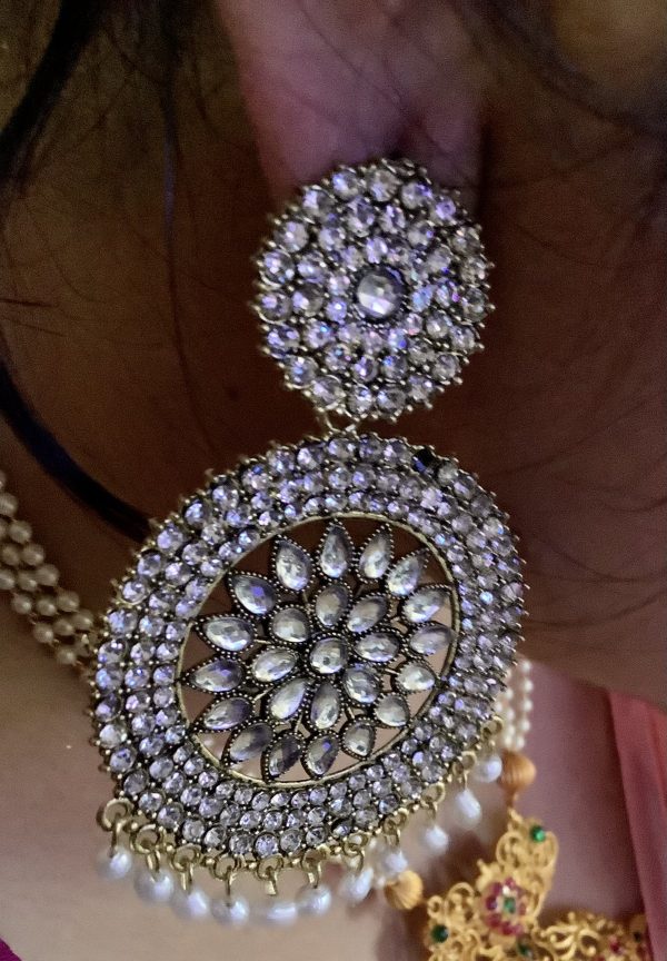 white-chandabali-earrings