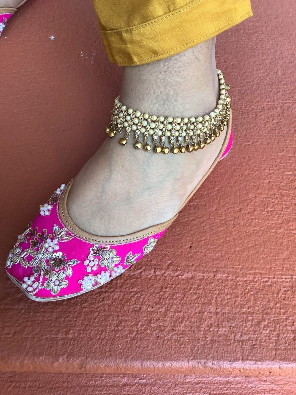 gold-stone-bell-anklet