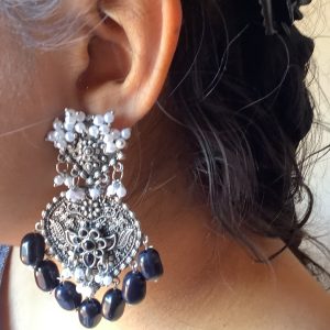 black-earring-set