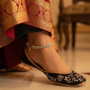 black-and-silver-anklet