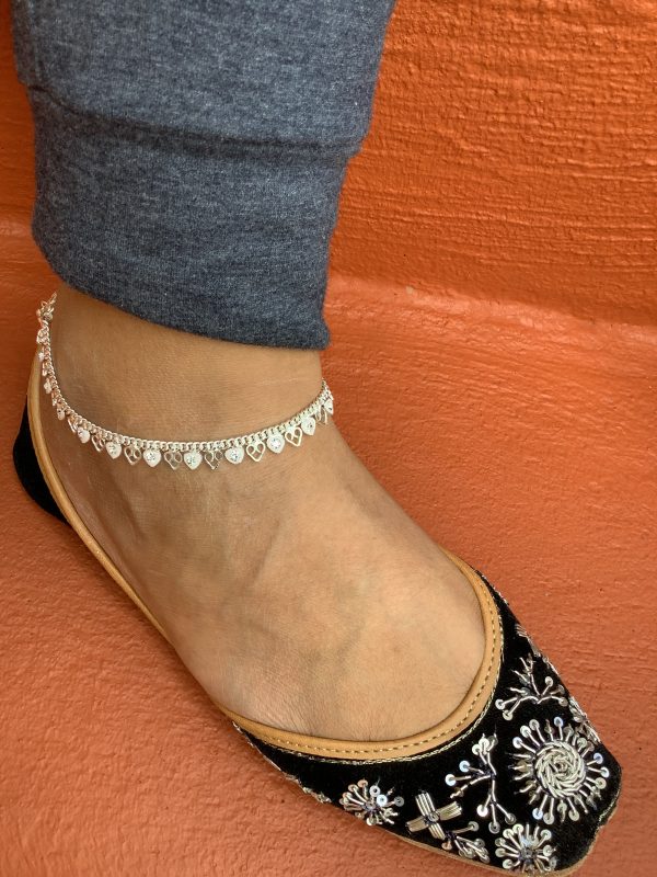 silver-heart-anklet
