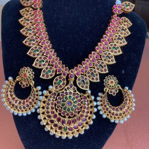 multicolor-faux-pearls-necklace