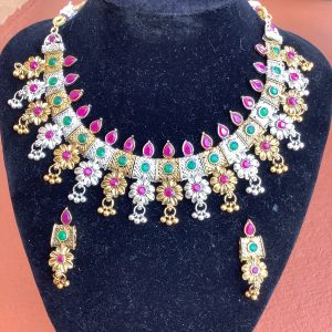Alternating Mutlicolor necklace set