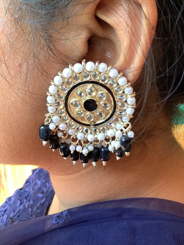 black-kundan-circle-earrings