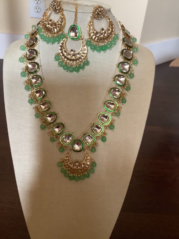 pastel-green-necklace-set