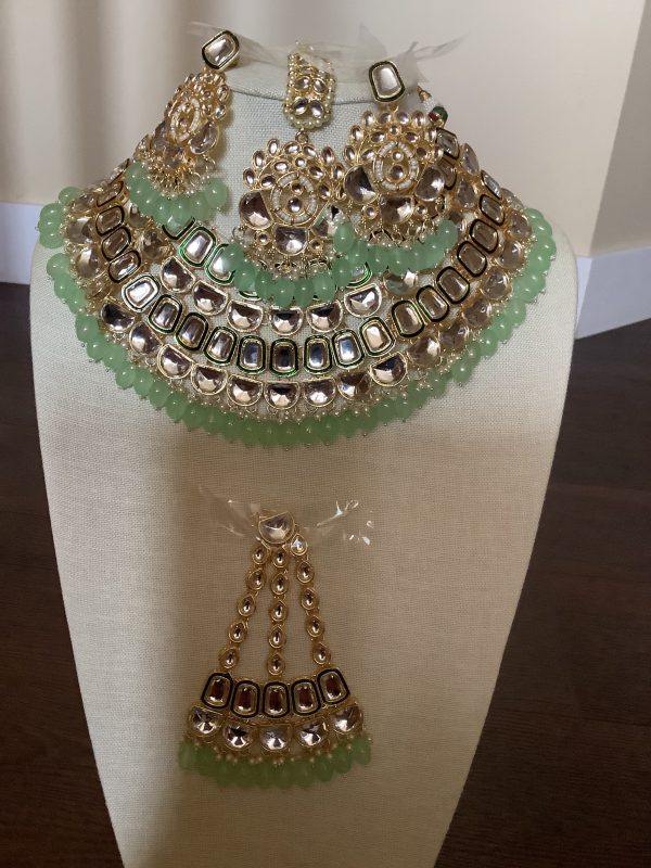 pastel-green-kundan-passa