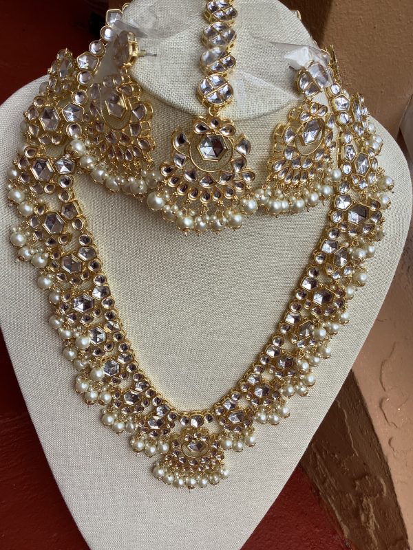 white-faux-kundan