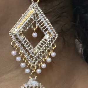 white-diamond-jhumka