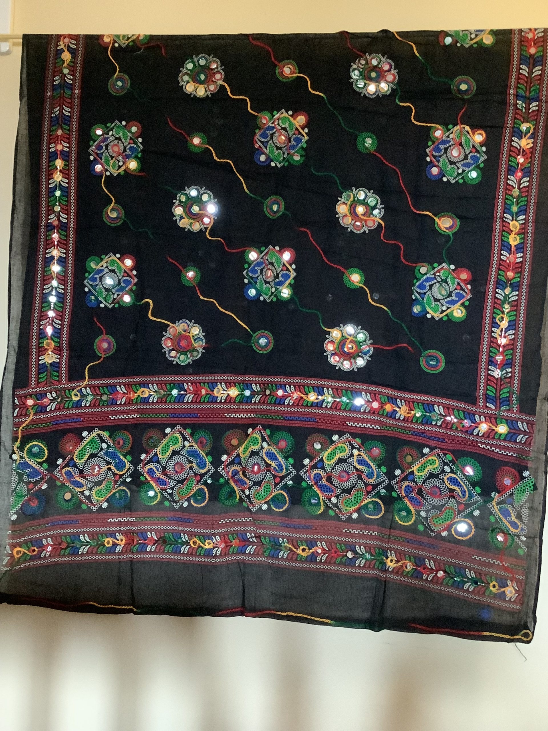 black-mirror-dupatta