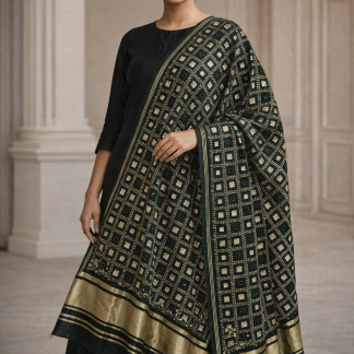 green bandhani dupatta